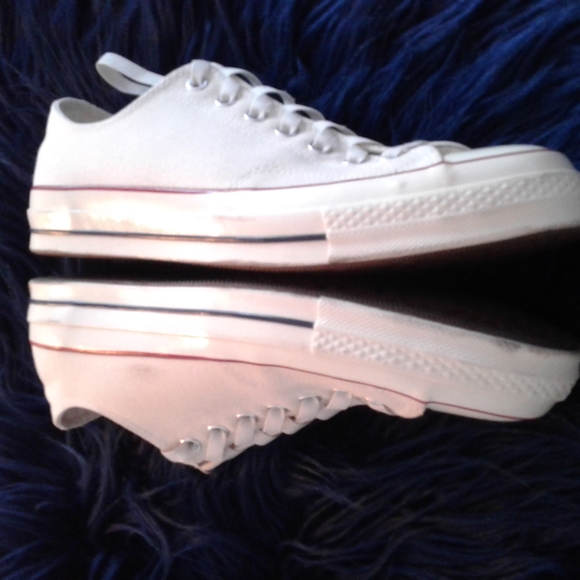 Chuck Taylor Unisex Converse Sneakers - Picture 3 of 8